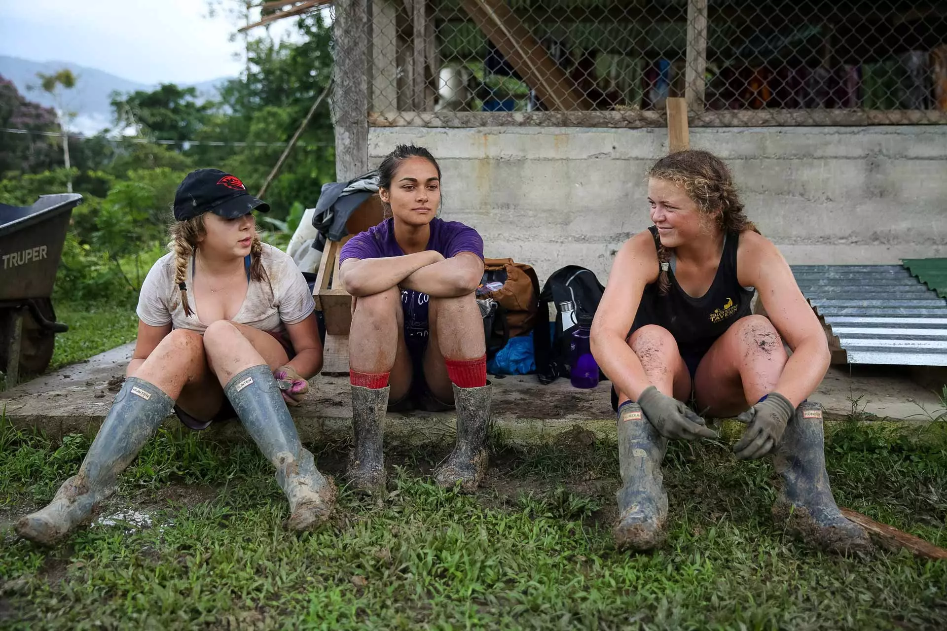 Verto students relaxing after day in the field in Costa Rica