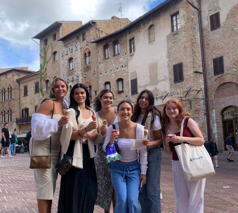 Verto Florence students enjoying gelato.